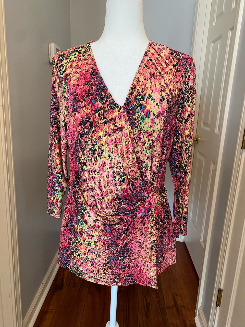 Anne Klein Pink & Multicolor Abstract V-Neck Tunic